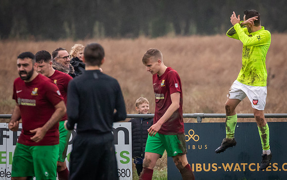 vs Hanworth Villa FC-55
