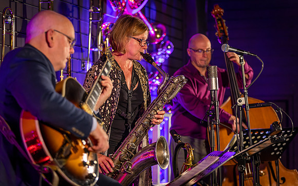 Karen Sharp Trio-102