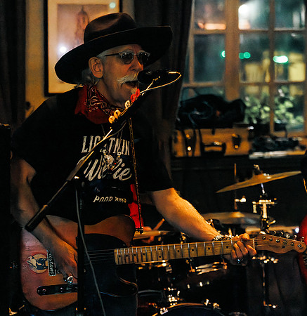 Lightnin Willie-2