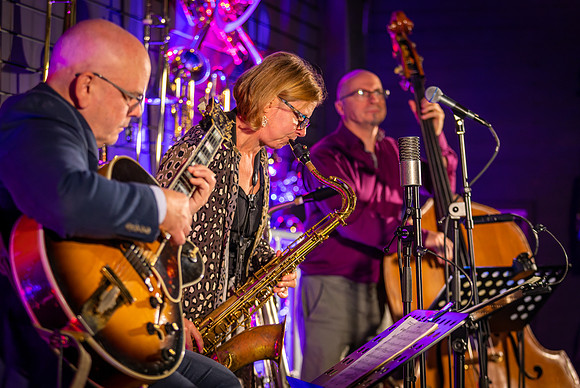 Karen Sharp Trio-76