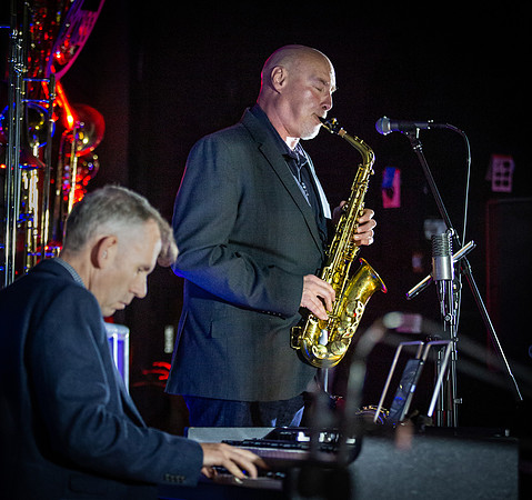 Simon Bates Trio-80