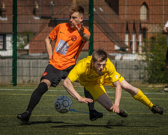 vs Wokingham & Emmbrook  FC-12