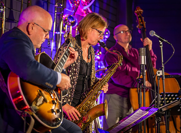 Karen Sharp Trio-52