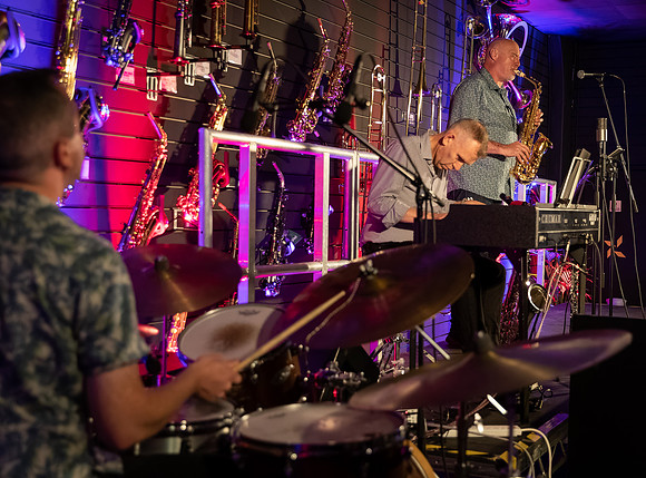 Simon Bates Trio - July-33