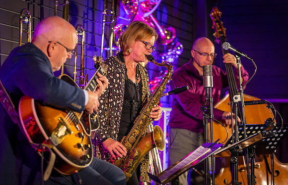Karen Sharp Trio-60