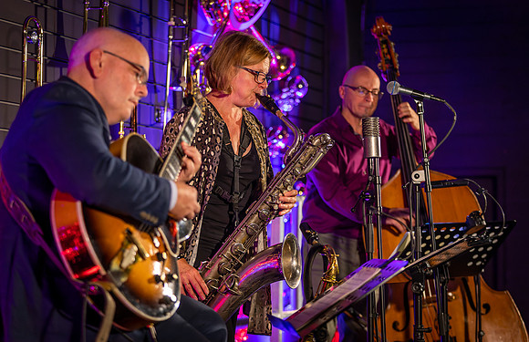 Karen Sharp Trio-100
