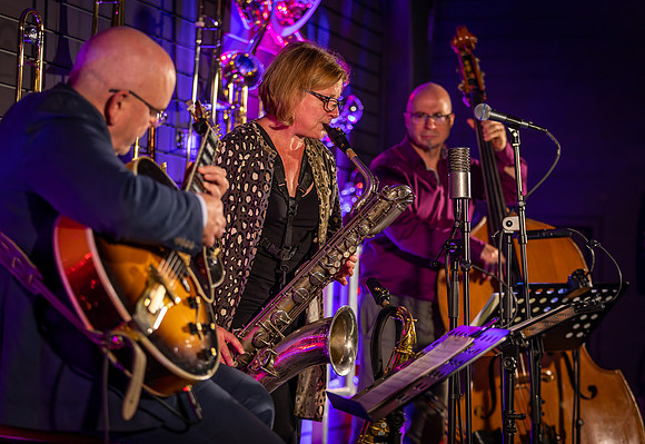 Karen Sharp Trio-111