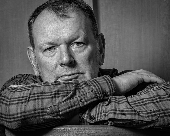 Simon 2024-16bw
