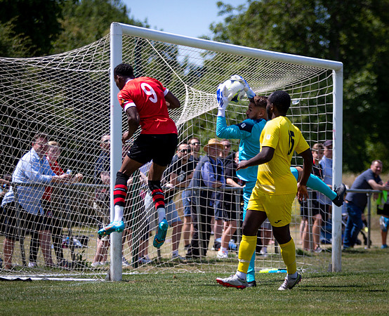 vs Maidenhead United FC-217