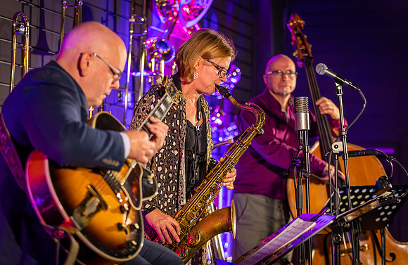 Karen Sharp Trio-78