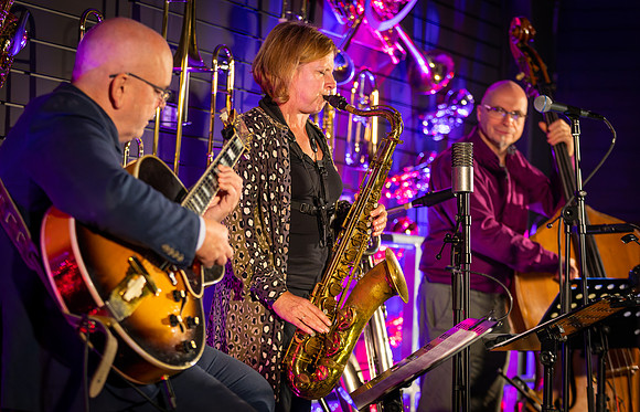 Karen Sharp Trio-14