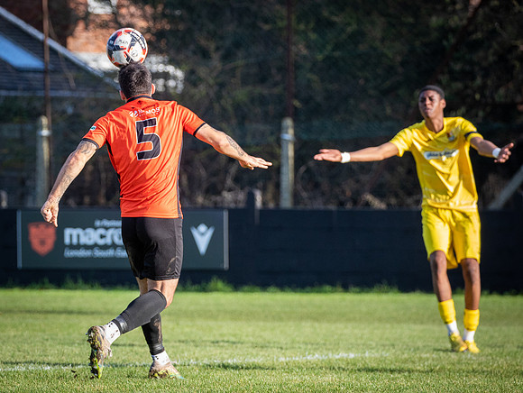 vs Wallingford and Crowmarsh FC-21