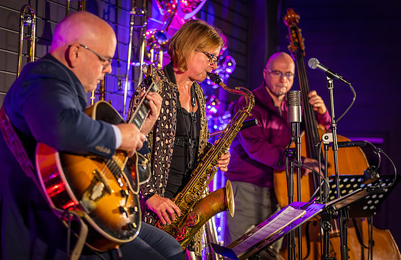 Karen Sharp Trio-57