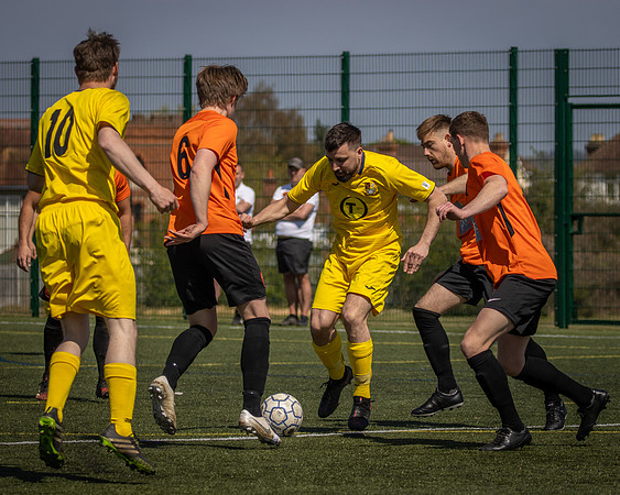 vs Wokingham & Emmbrook  FC-17