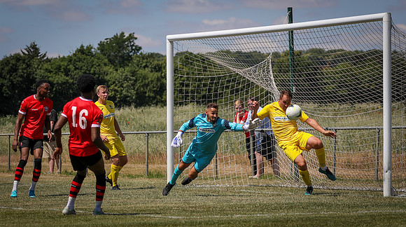 vs Maidenhead United FC-183