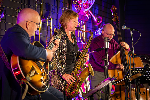 Karen Sharp Trio-15