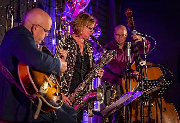 Karen Sharp Trio-110