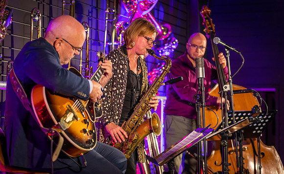 Karen Sharp Trio-61