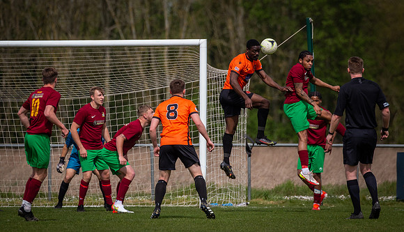 vs Wokingham & Emmbrook FC-12