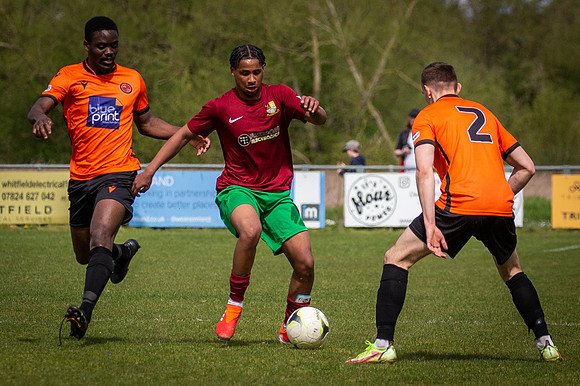 vs Wokingham & Emmbrook FC-21