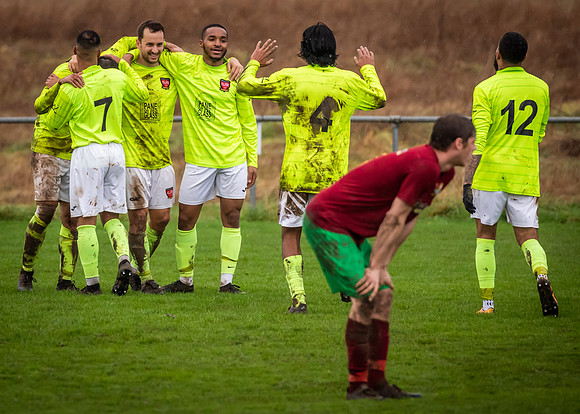 vs Hanworth Villa FC-81