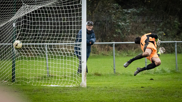 vs Hanworth Villa FC-35