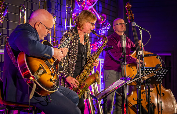 Karen Sharp Trio-66