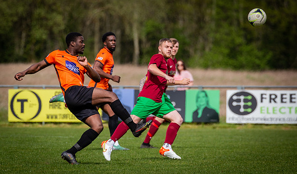 vs Wokingham & Emmbrook FC-4
