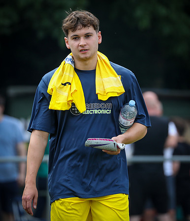 vs Maidenhead United FC-18